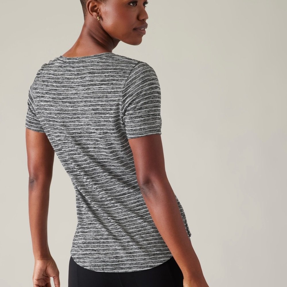 ATHLETA 🖤 Breezy Scoop VNeck Tee - Picture 2 of 10